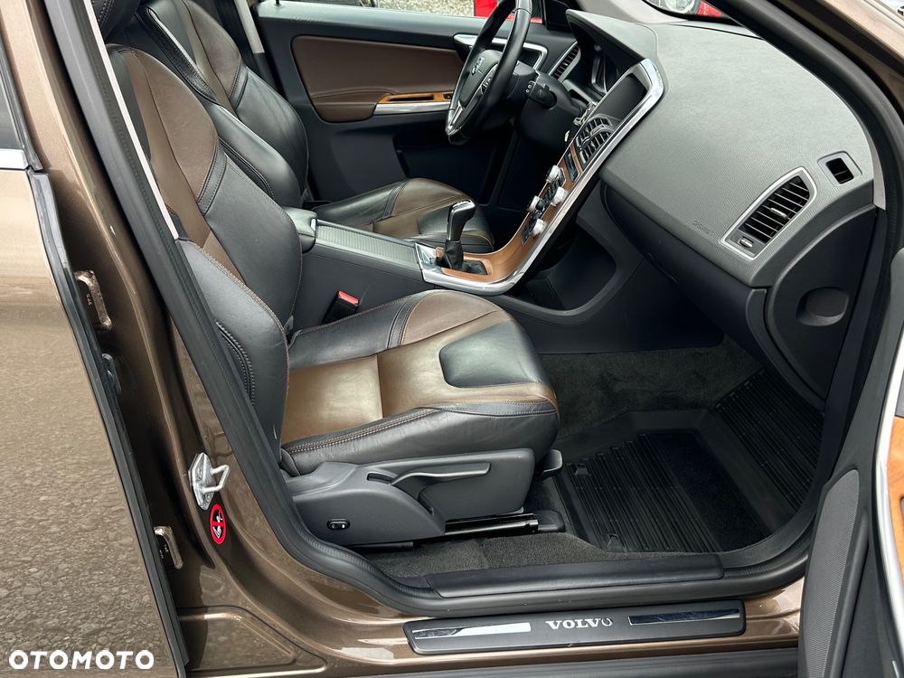 Volvo XC 60 D3 Drive-E Momentum - 25