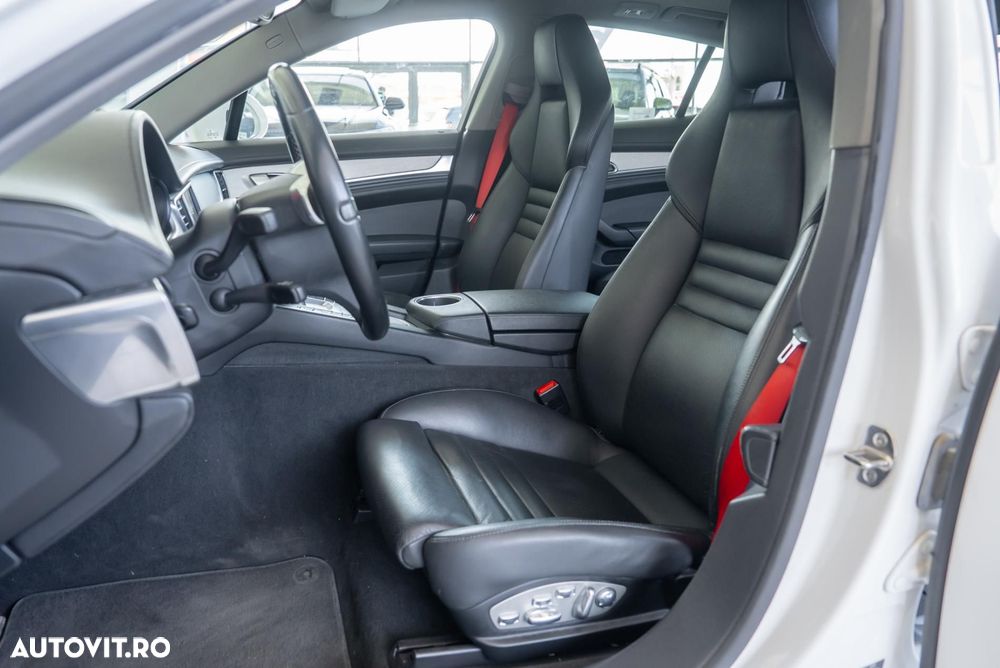 Porsche Panamera 4S PDK - 22
