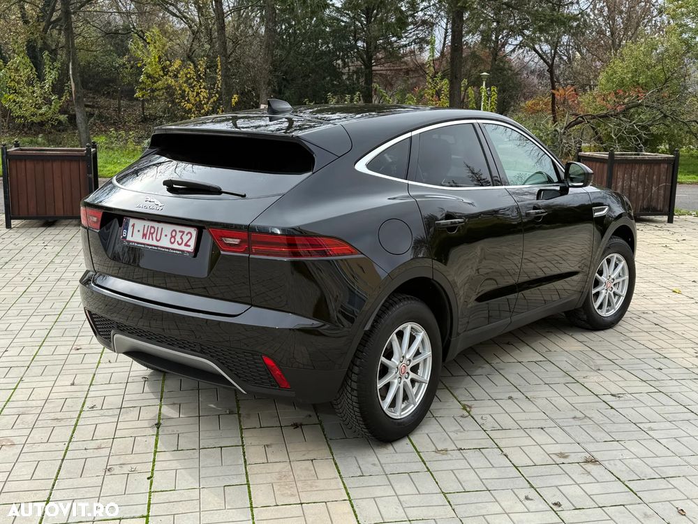 Jaguar E-Pace D150 - 9