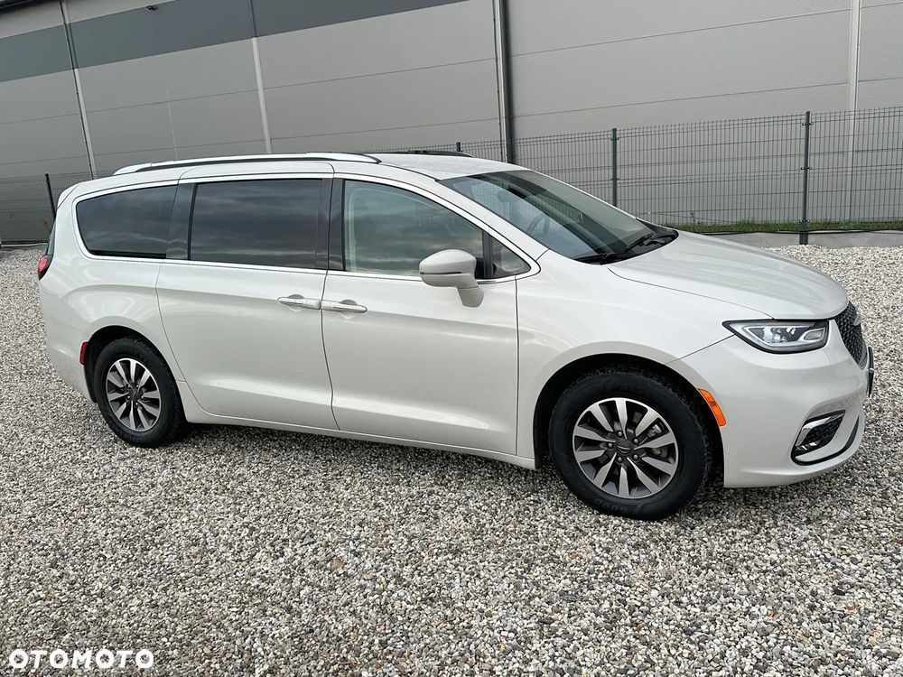 Chrysler Pacifica - 1