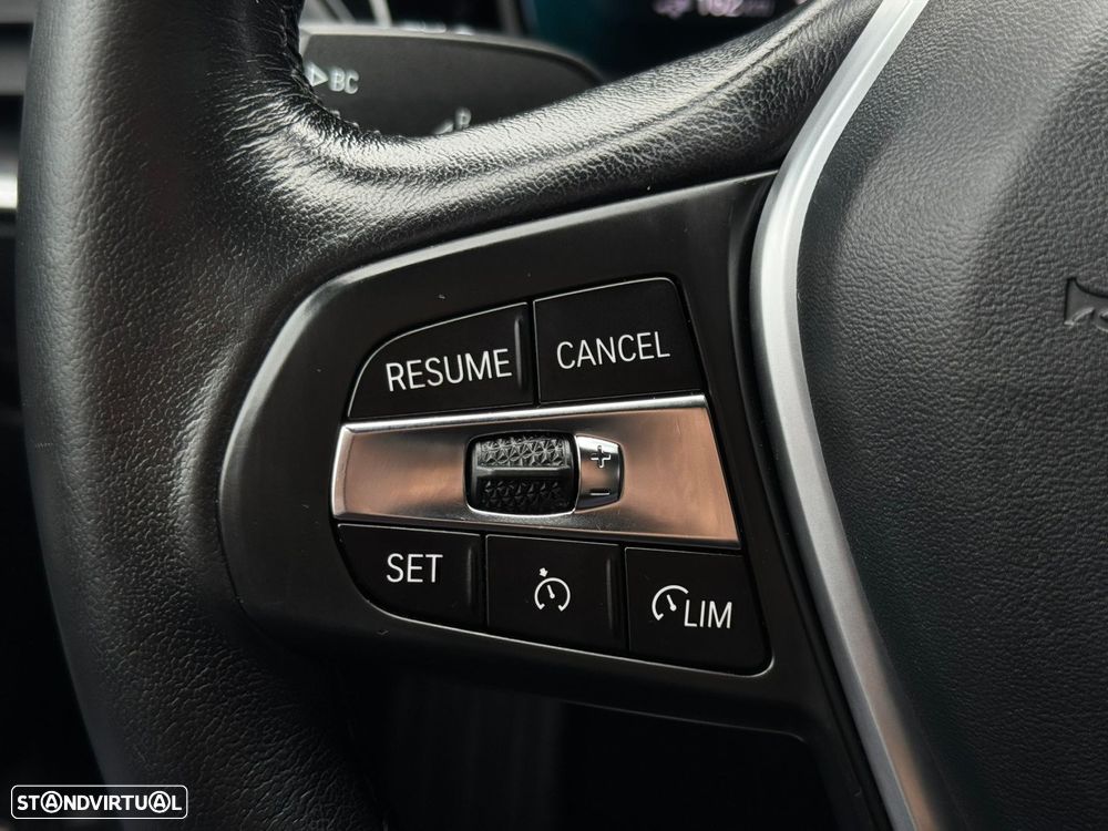 BMW 320 e Touring Corporate Edition Auto - 29