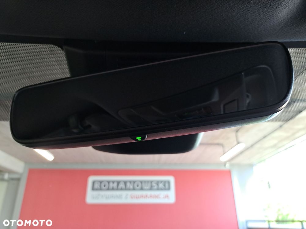 Toyota Corolla 1.8 Hybrid Comfort - 32