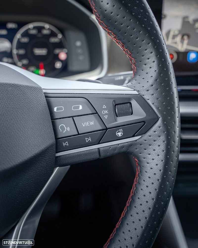 SEAT Leon ST 1.5 e-Hybrid DSG FR Black Edition - 18