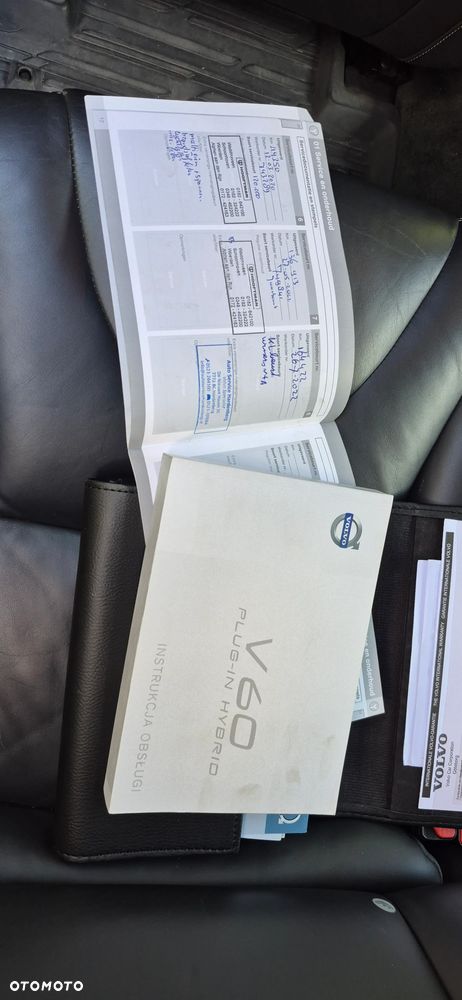 Volvo V60 D6 AWD Plug-in Hybrid Summum - 24