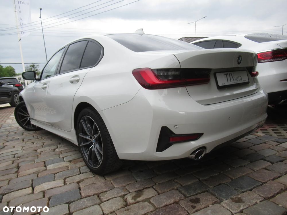 BMW Seria 3 318i Sport Line - 4