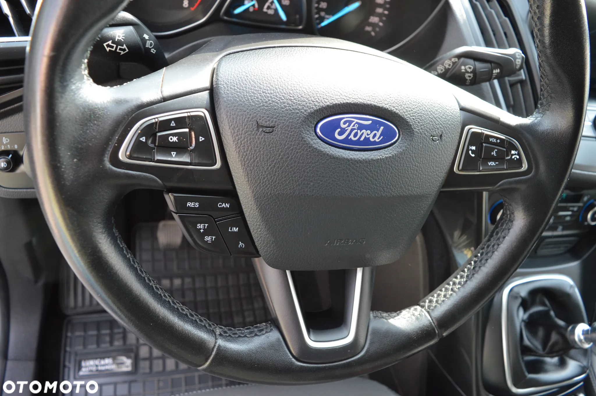 Ford Kuga 1.5 EcoBoost 2x4 Titanium - 18