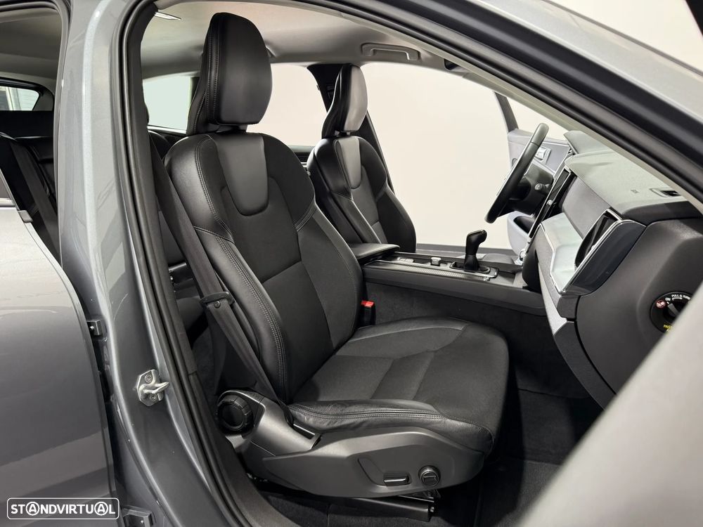 Volvo XC 60 2.0 D3 Momentum Plus - 35