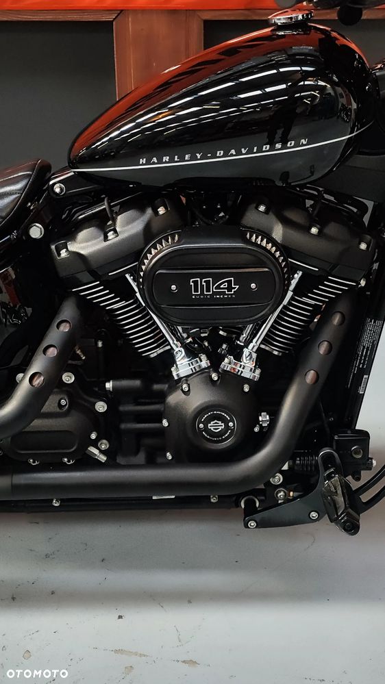 Harley-Davidson Softail Street Bob - 23