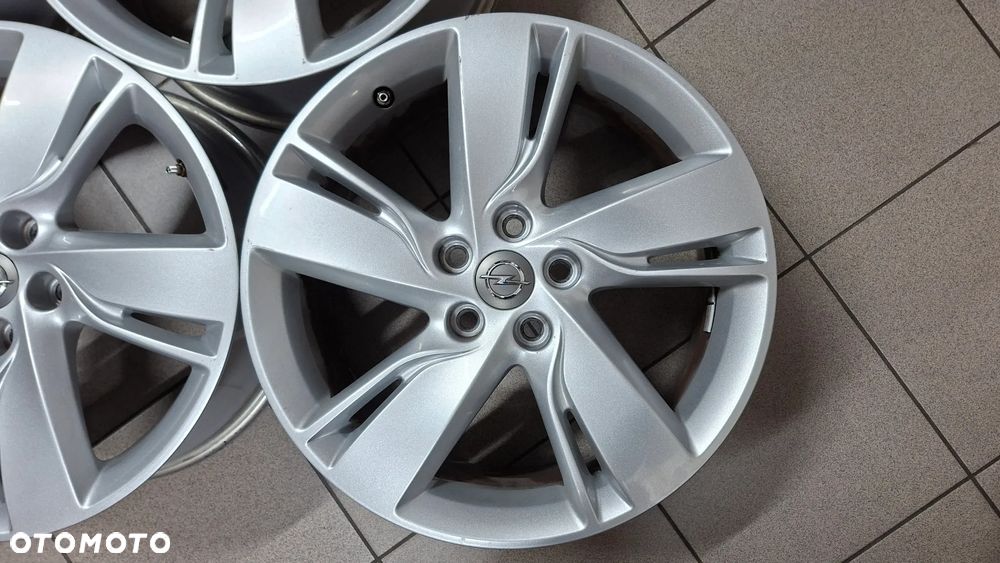 Felgi Aluminiowe 17 Opel Astra J 5x105 ET 42 - 5