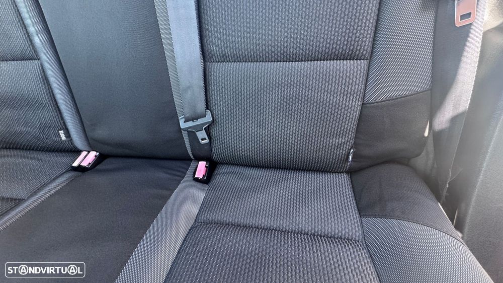 Peugeot 207 1.6 HDi Premium - 20