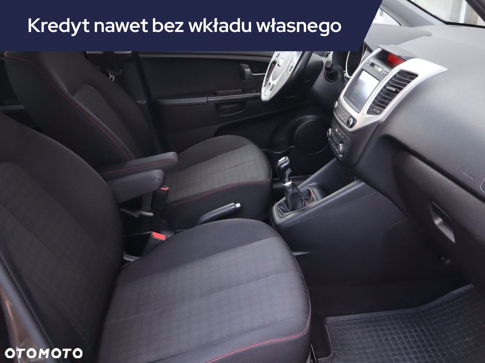 Kia Venga - 11