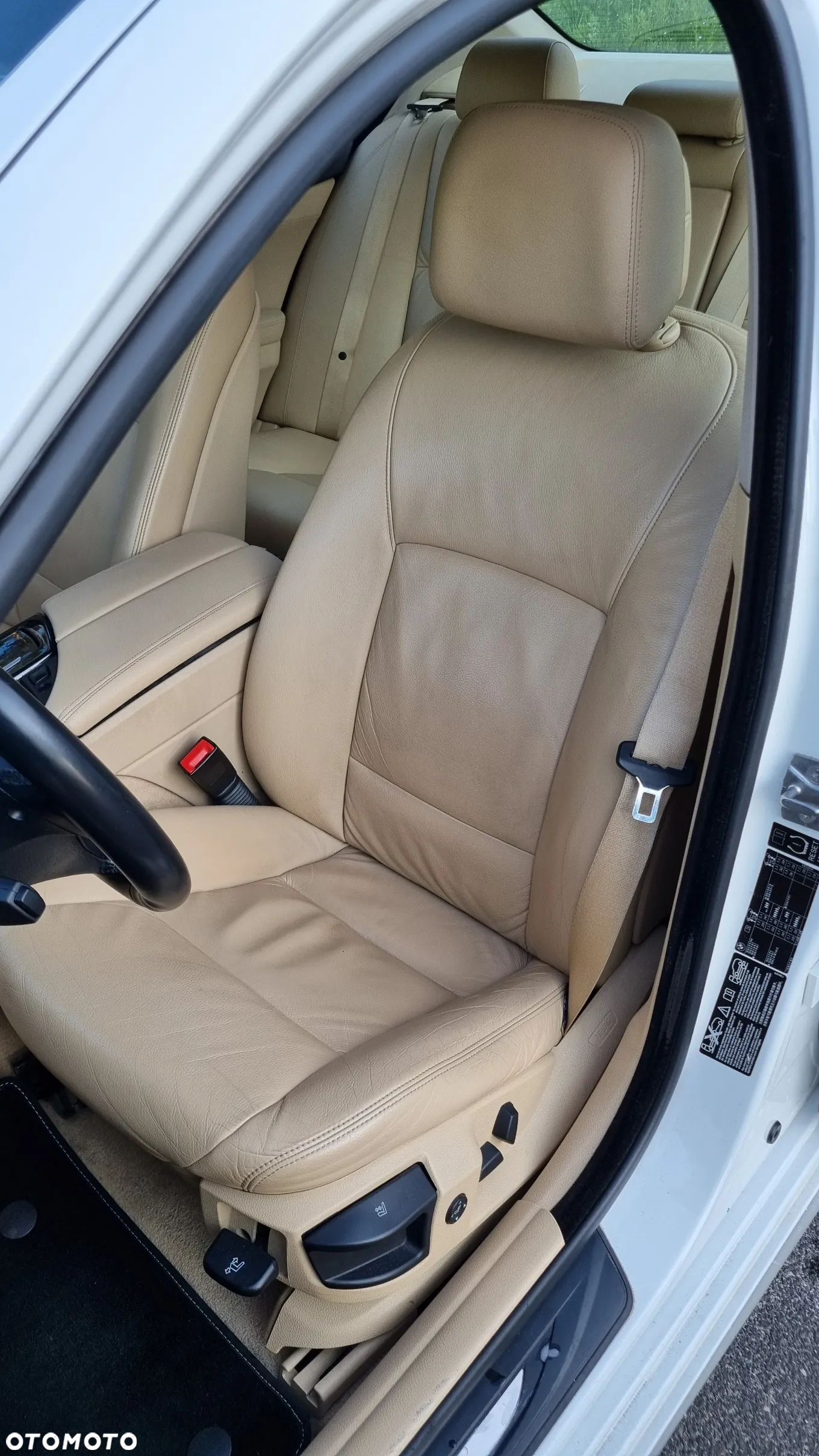 BMW Seria 5 528i xDrive - 10
