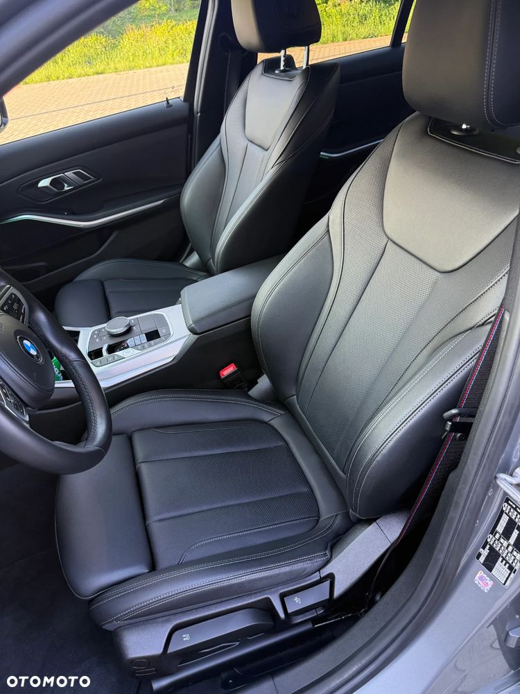BMW Seria 3 318i - 16