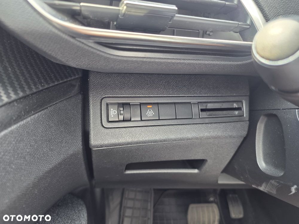 Peugeot 3008 PureTech 130 Stop & Start GPF EAT8 Active Business-Paket - 18