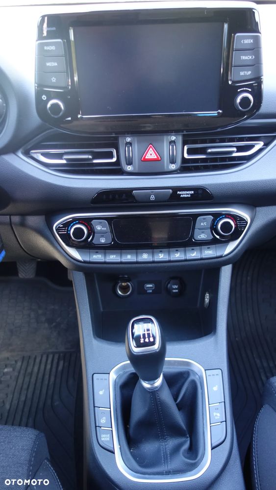 Hyundai i30 1.5 T-GDI 48V Comfort - 26