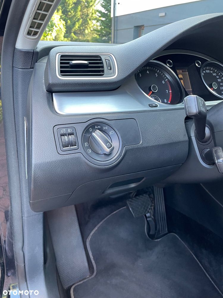 Volkswagen Passat - 17