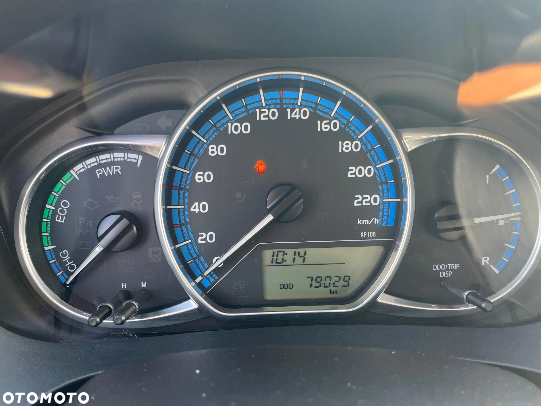 Toyota Yaris Hybrid 100 Selection Pure - 23