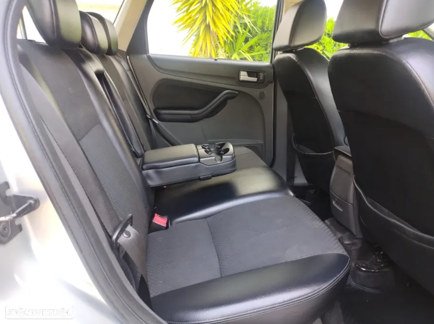 Ford Focus SW 1.6 TDCi Titanium - 19