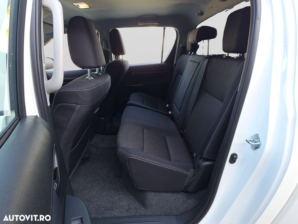 Toyota Hilux 2.8D 204CP 4x4 Double Cab MT Comfort - 12