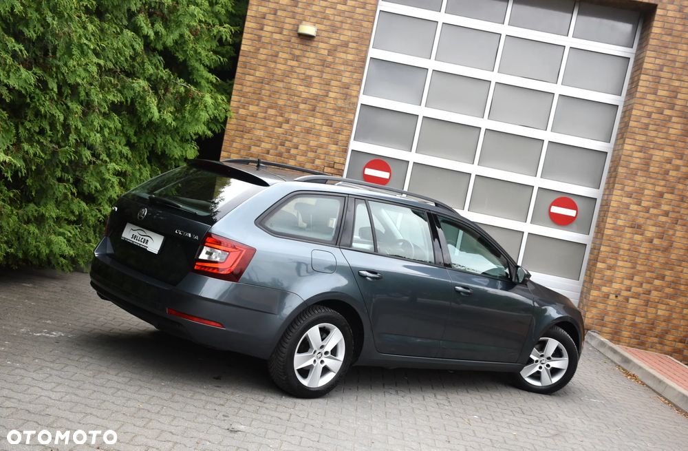 Skoda Octavia 1.6 TDI DSG Style - 32