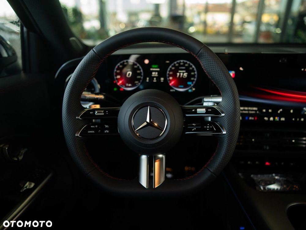 Mercedes-Benz GLB - 14