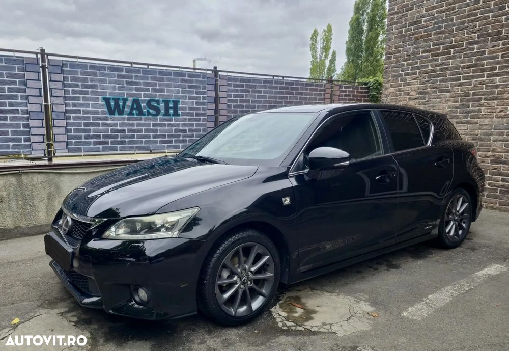 Lexus CT - 1