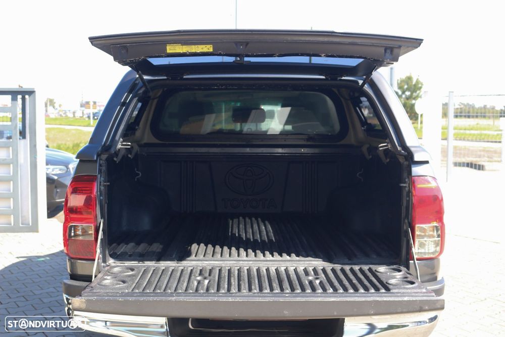 Toyota Hilux 2.4 D-4D 4WD Tracker - 32