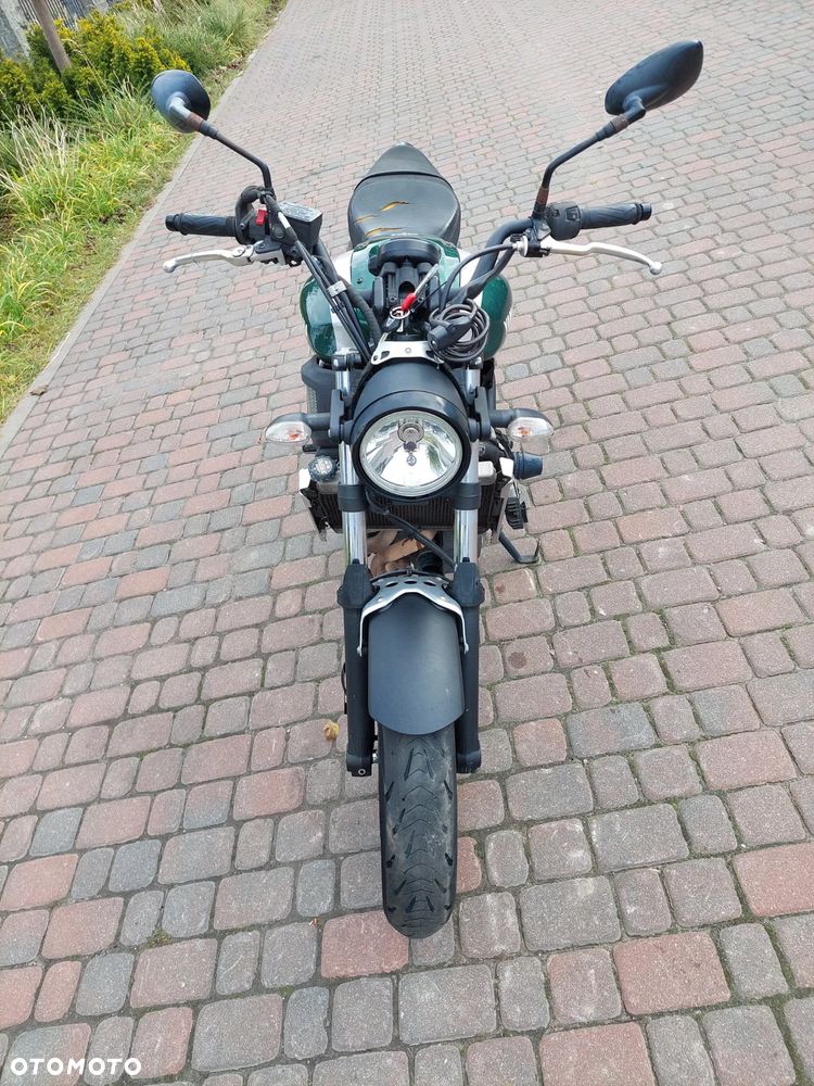 Yamaha XSR - 8