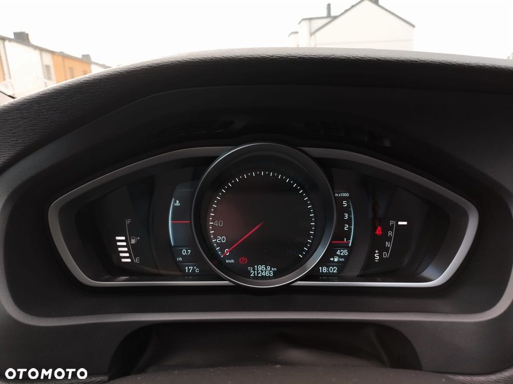 Volvo V40 D3 Kinetic - 26