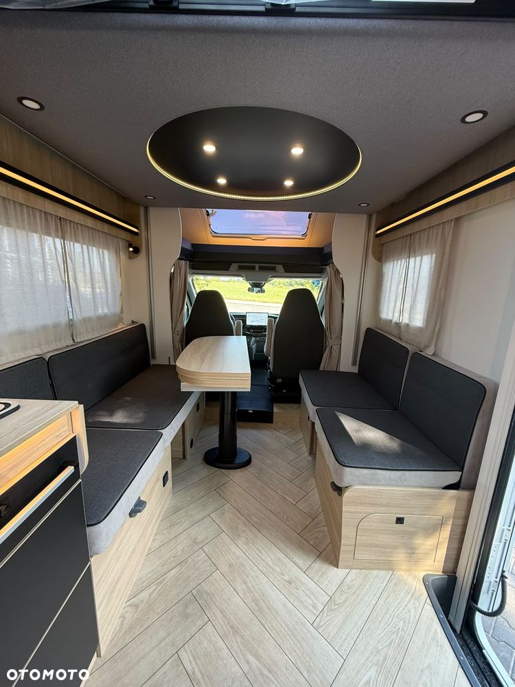 Ford Chausson 720 Titanium Line - 13