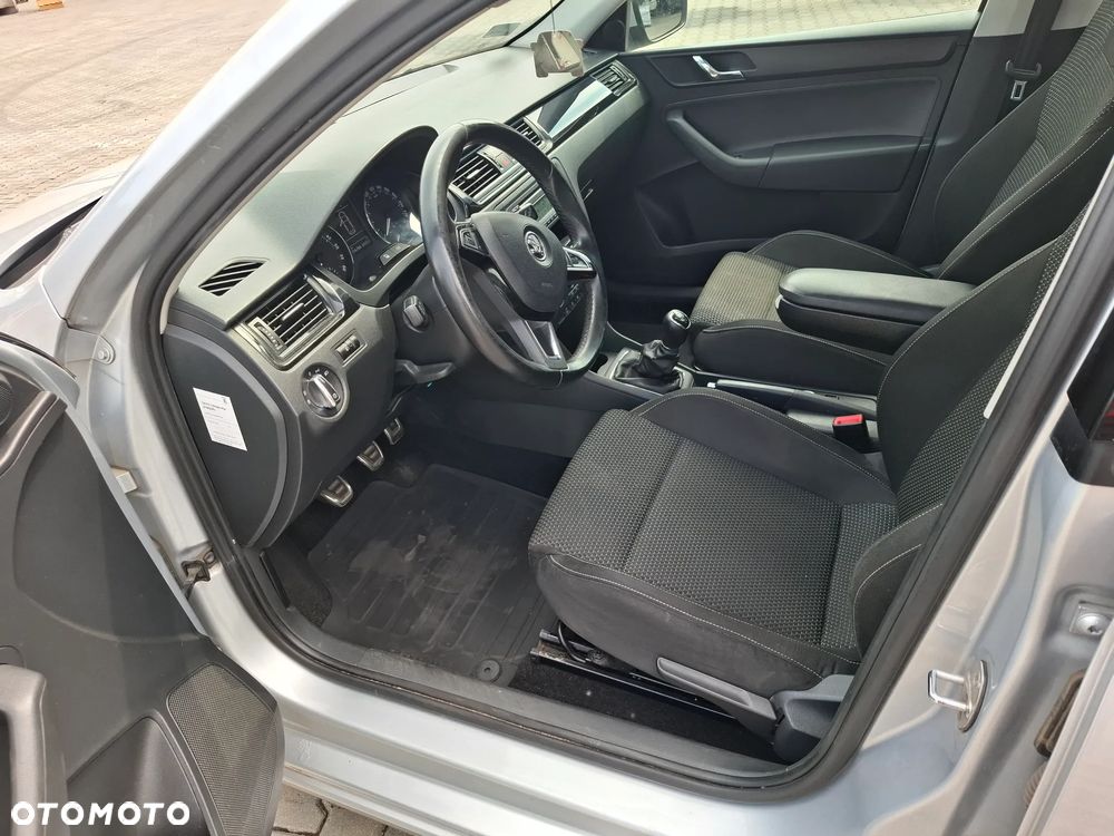 Skoda RAPID - 10