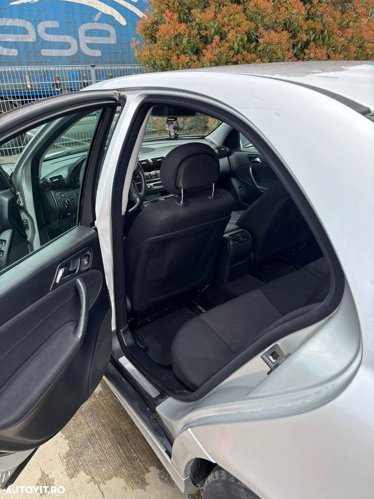 Mercedes-Benz C 200 CDI - 12