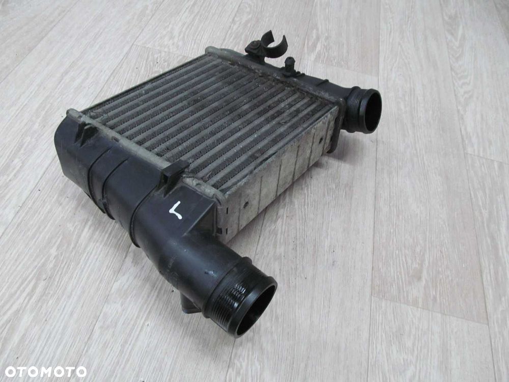 AUDI A4 B7 TFSI CHLODNICA INTERCOOLER 8E0145805AA LEWY 04-07 - 4