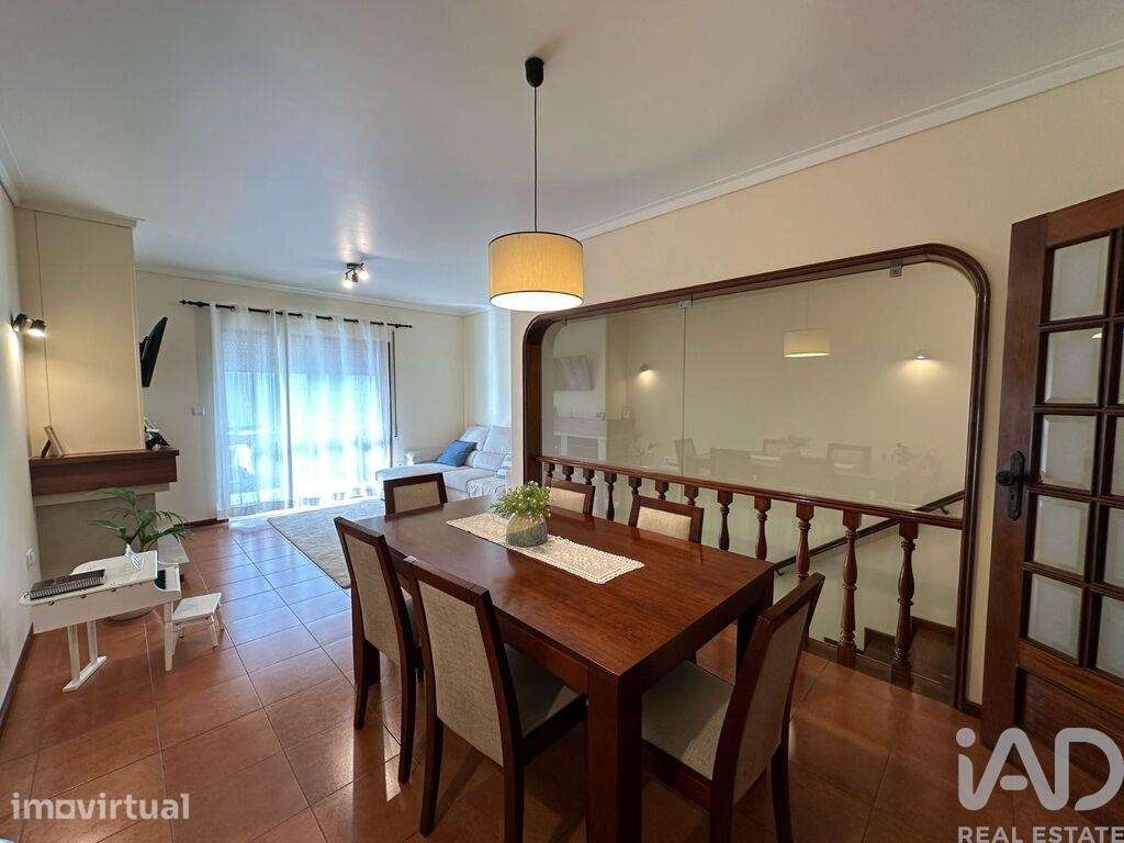 Casa / Villa T4 em Oiã de 181,00 m2 - Grande imagem: 3/27