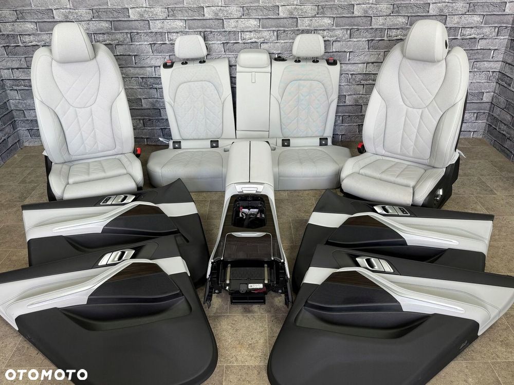 BMW X5 G05 WNĘTRZE FOTELE KANAPA BOCZKI M-PAKIET SKÓRA PODGRZEWANE SILVER - 1