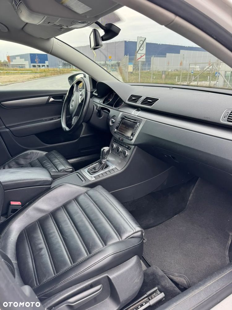 Volkswagen Passat 2.0 TDI DPF DSG 4Motion R-Line Edition Plus - 16