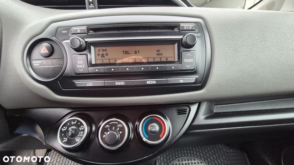 Toyota Yaris - 10