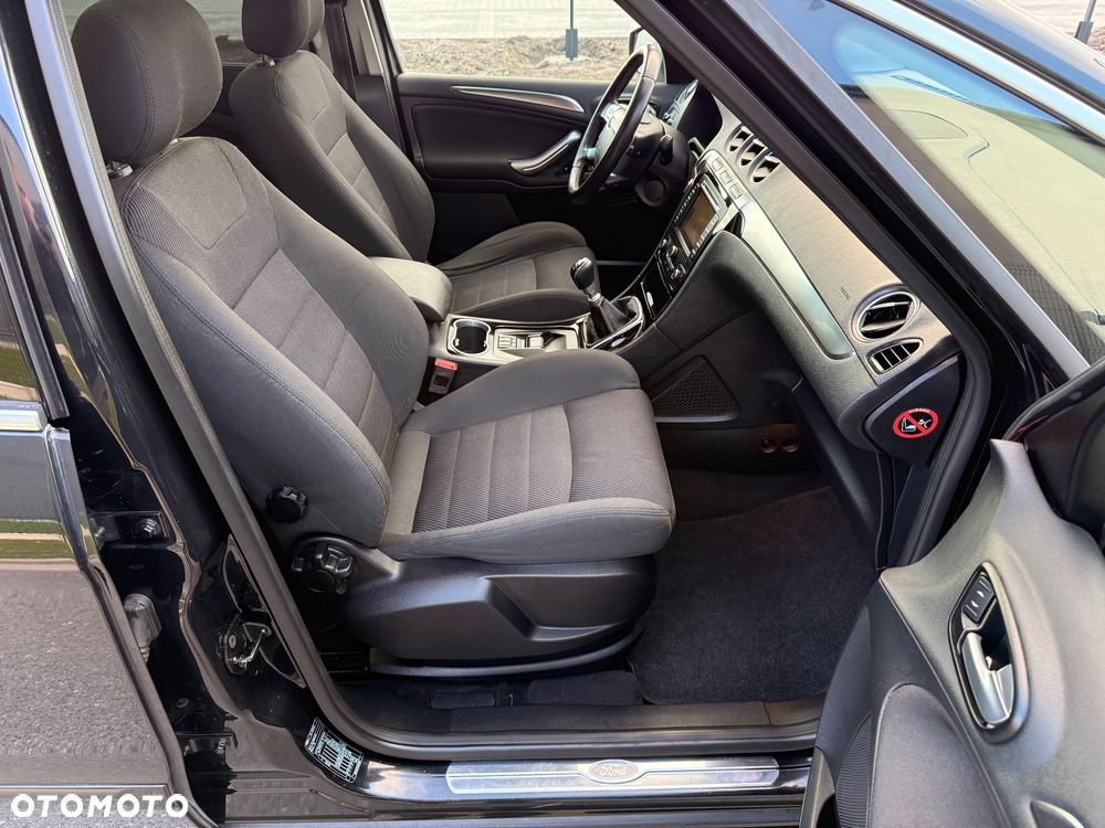 Ford S-Max 2.0 T Titanium - 22