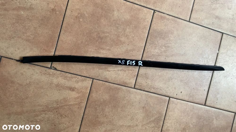 LISTWA ZGARNIAJĄCA SZYBY CZOŁOWEJ PRZÓD PRAWA BMW F15 X5 7292406 - 1
