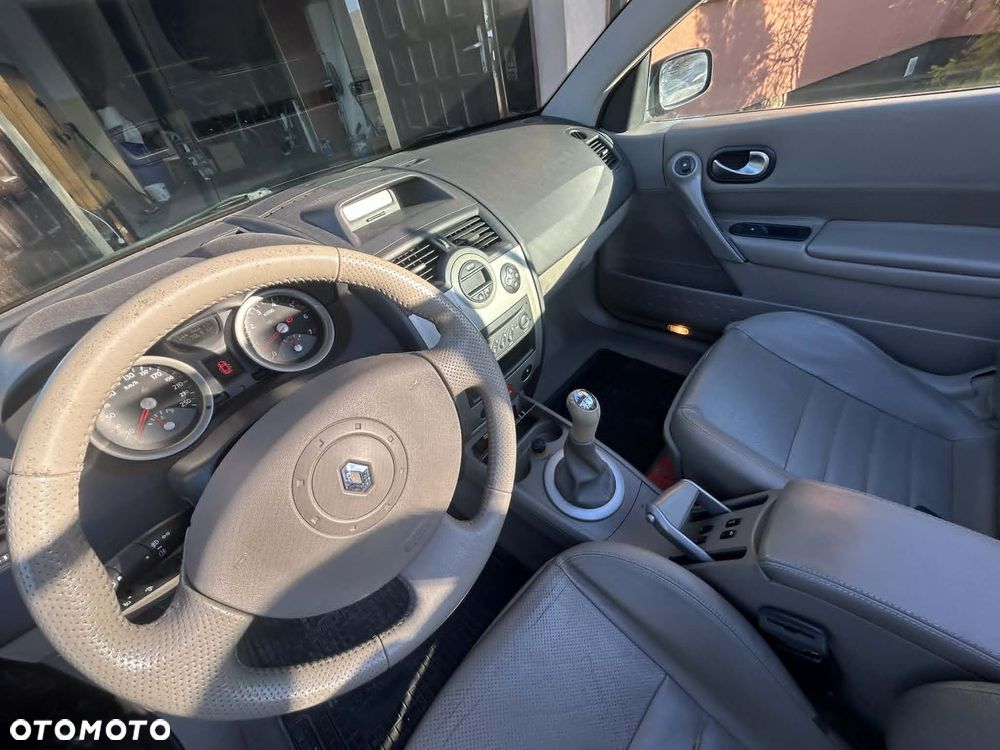 Renault Megane 1.6 16V Authentique - 9