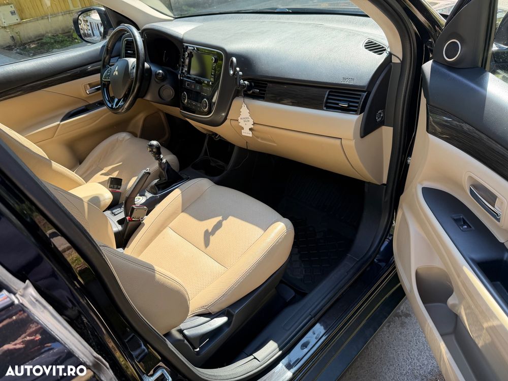 Mitsubishi Outlander 2.2 Litre DI-D AWD Instyle - 10