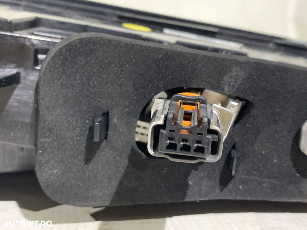 Stop dreapta spate pe hayon, Peugeot 308 GT, 2021, 2022, 2023, 2024, cod origine OE 9835300380. - 5