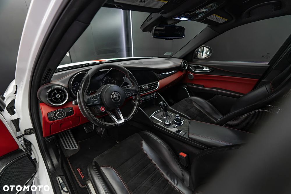 Alfa Romeo Giulia 2.9 Bi Turbo V6 Quadrifoglio - 27