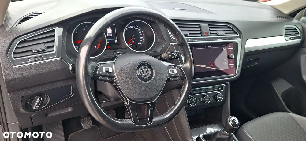 Volkswagen Tiguan - 17