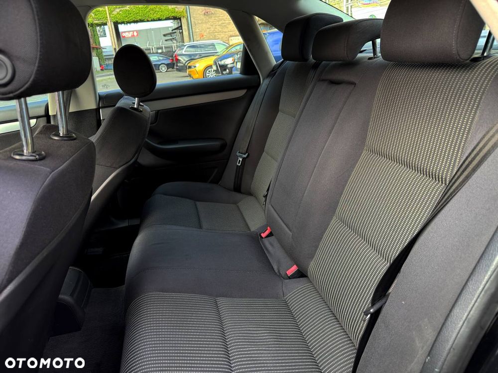 Audi A4 Limousine - 17