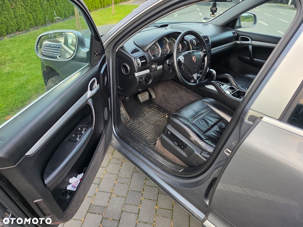 Porsche Cayenne - 8