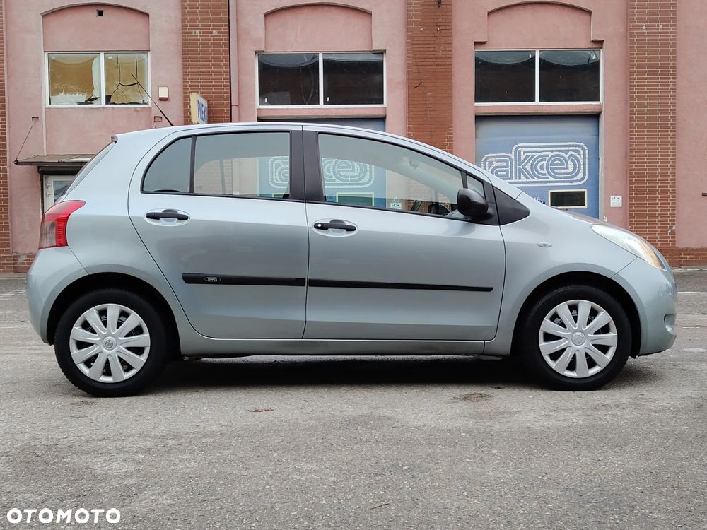 Toyota Yaris 1.3 Luna A/C - 13