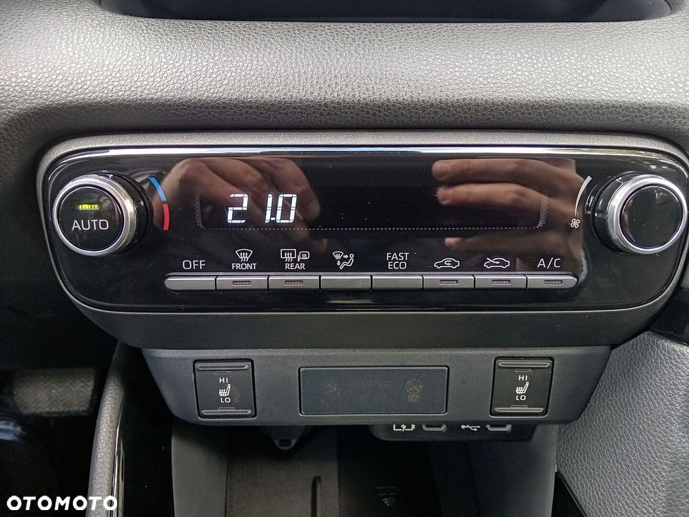 Toyota Yaris Hybrid 1.5 Style - 17