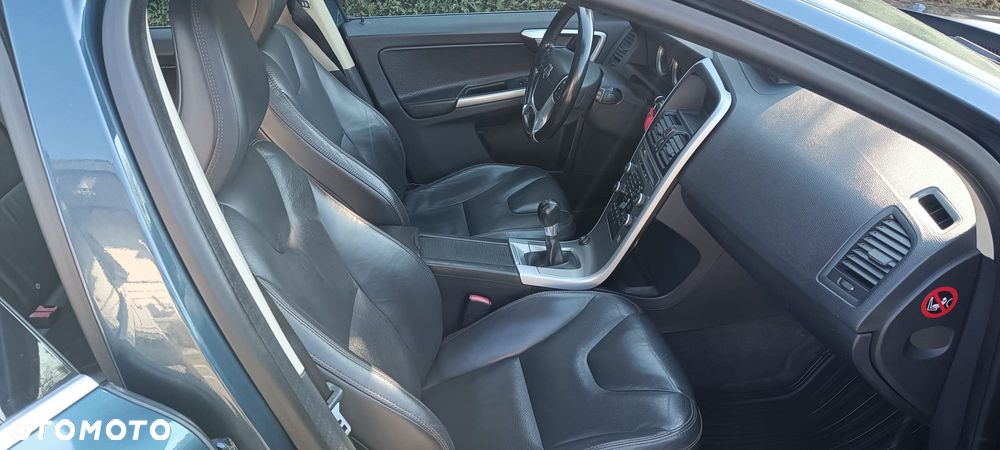 Volvo XC 60 2.4D DRIVe - 10