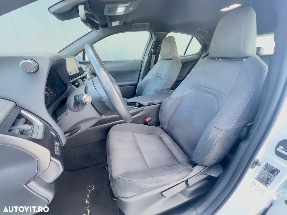 Lexus UX 250h Business Edition - 12